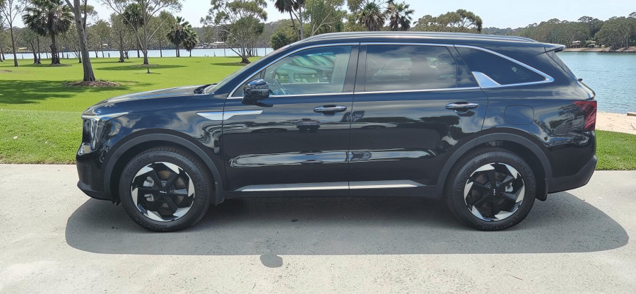 2024 MY25 Kia Sorento MQ4 PE Sport+ SUV Image 4