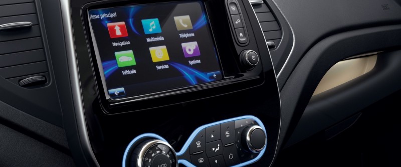 Captur Apple Carplay and Android Auto connectivity