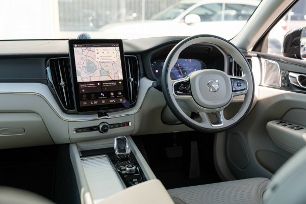 2025 MY26 Volvo XC60 UZ Ultra B5 Dark SUV Image 12