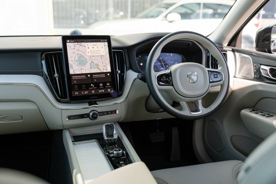 2025 MY26 Volvo XC60 UZ Ultra B5 Dark SUV Image 12