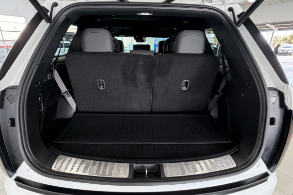 2026 Hyundai Palisade Calligraphy Black Ink SUV Image 13