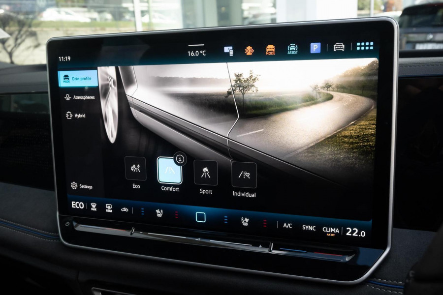 2025 MY26 Volkswagen Tiguan CT 200TSI eHybrid R-Line SUV