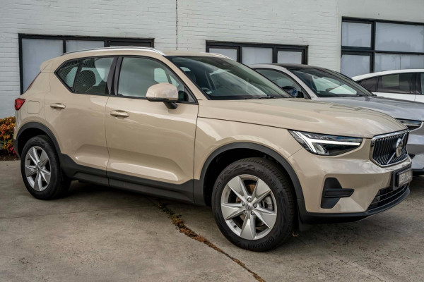 2024 MY25 Volvo XC40  Plus B4 SUV Image 5