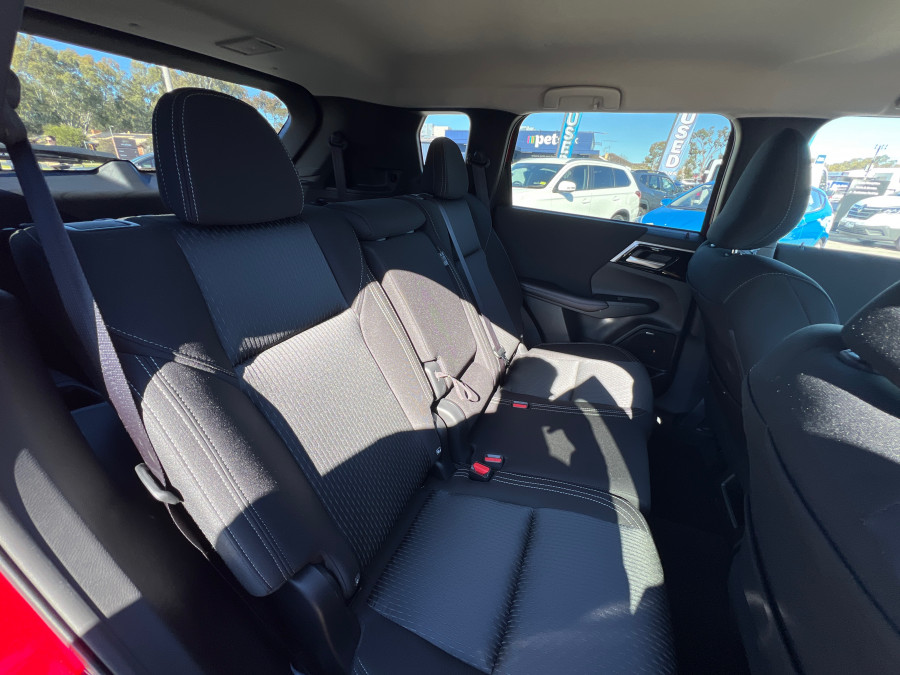 2025 Mitsubishi Outlander ZM LS SUV Image 14