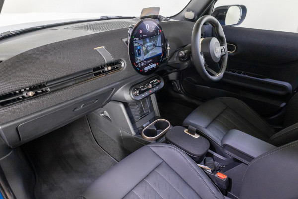 2025 MINI Cooper F65 C Favoured Hatch image 8