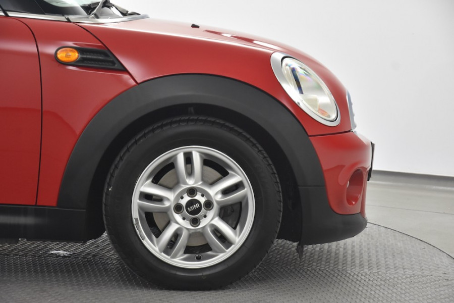2012 Mini Hatch R56 LCI Cooper Hatchback Image 5