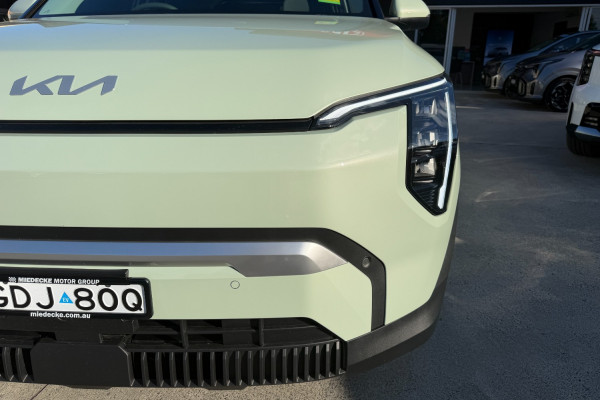 2026 MY27 Kia EV3 SV Air Long Range SUV Image 8