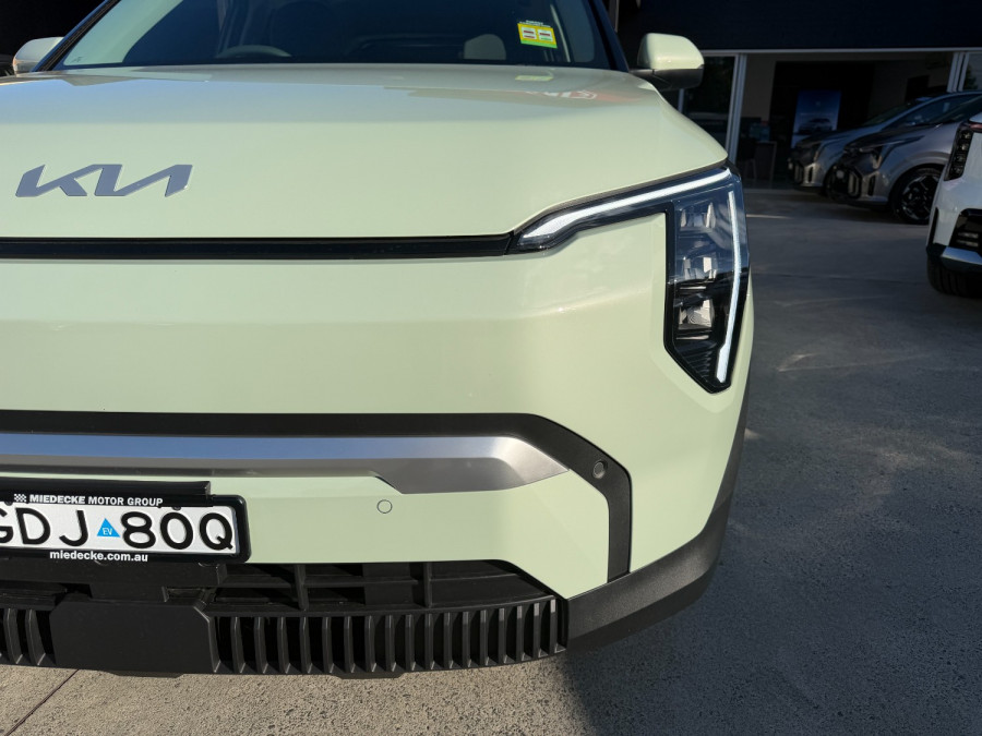2026 MY27 Kia EV3 SV Air Long Range SUV Image 8