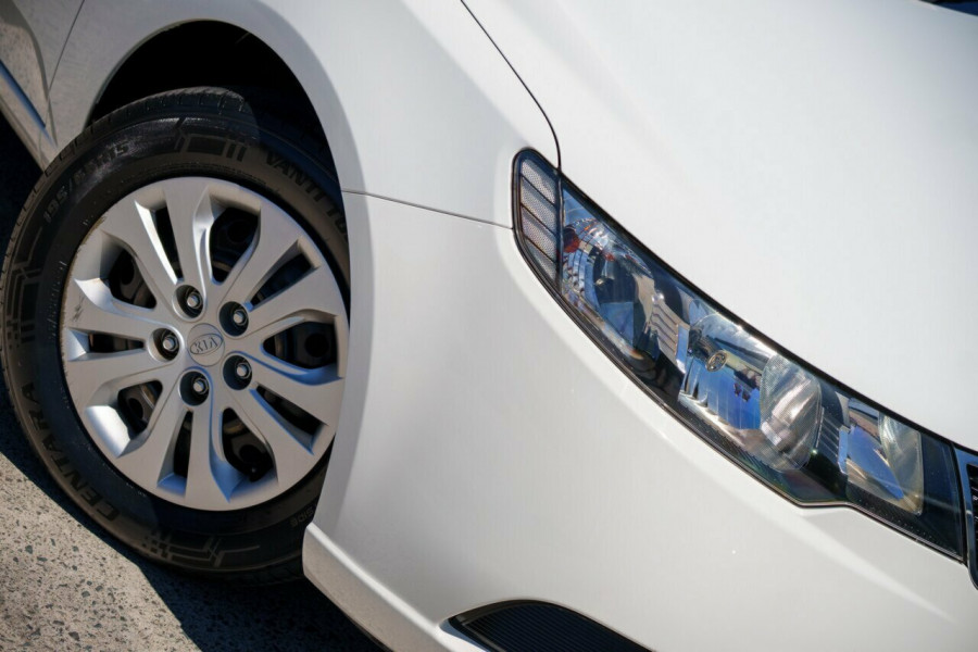 2011 MY12 Kia Cerato TD Si Hatch Image 6