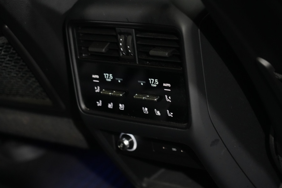 2023 Porsche Cayenne SUV Image 31