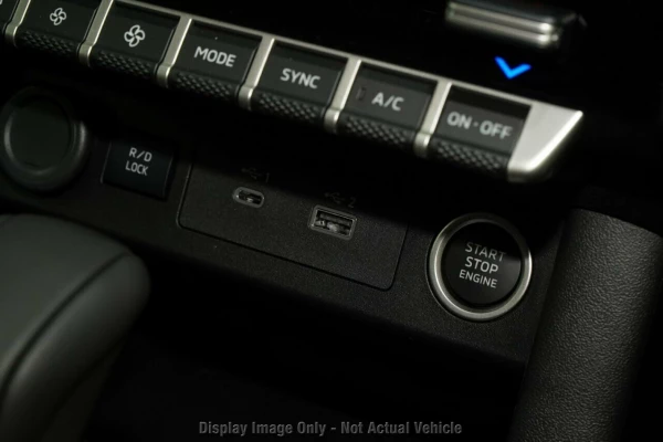 2026 Mitsubishi Triton MV Raider Ute Image 16