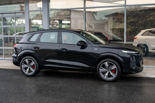 2025 Audi Q3 F3 TFSI SUV image 3