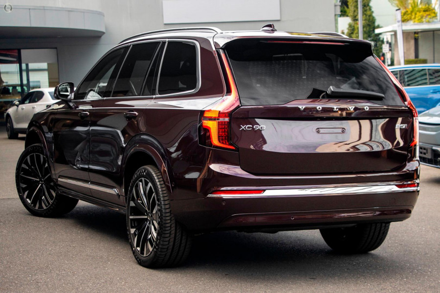 2025 Volvo XC90 L Series Ultra B5 Bright SUV Image 4