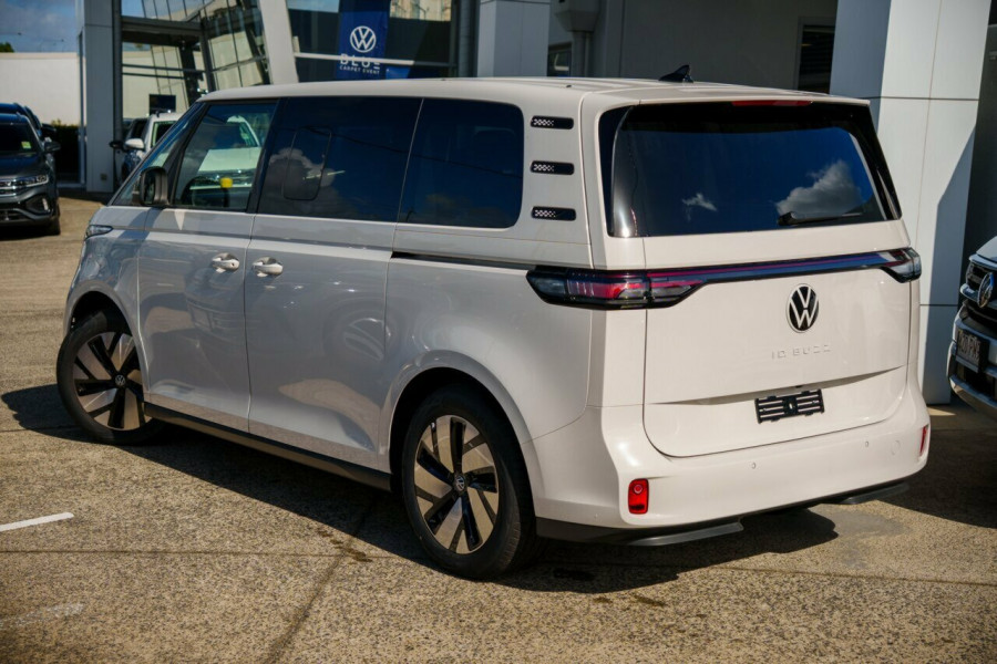 2025 Volkswagen ID. Buzz EB Pro BEV560 People Mover Image 2