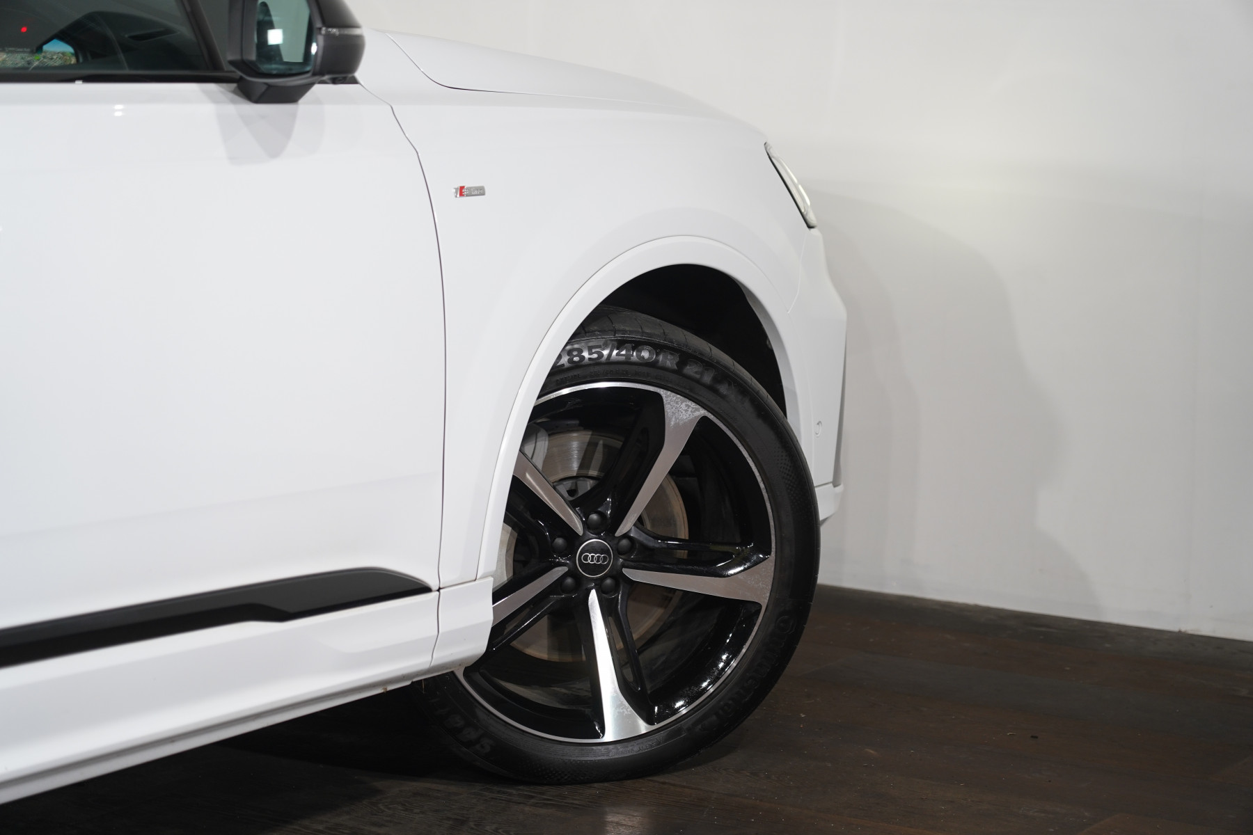 2023 Audi Q7 55 Tfsi S Line Quattro Mhev SUV Image 11