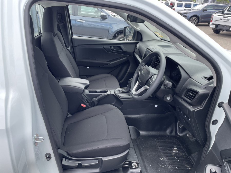 2026 MY25.5 Isuzu D-MAX RG SX High Ride Cab Chassis Image 6