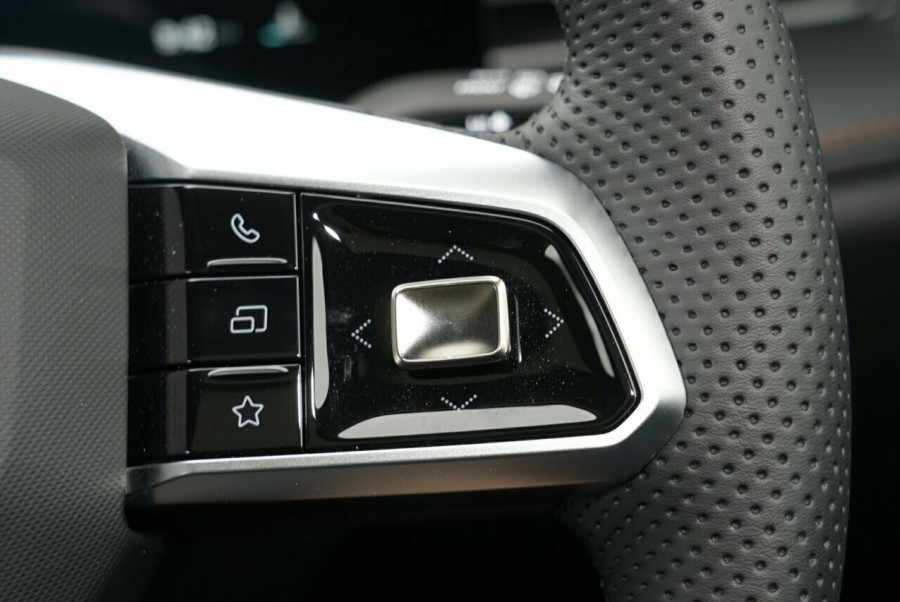 2024 MY24.5 MG HS AS33 Essence SUV Image 17