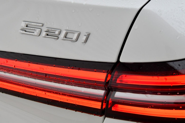 2025 BMW 5 Series G60 520i M Sport Sedan image 30