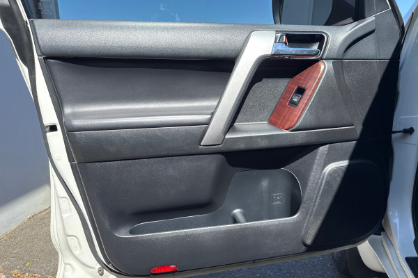 2016 Toyota LandCruiser Prado GDJ150R Kakadu SUV Image 20