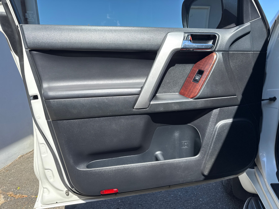 2016 Toyota LandCruiser Prado GDJ150R Kakadu SUV Image 20