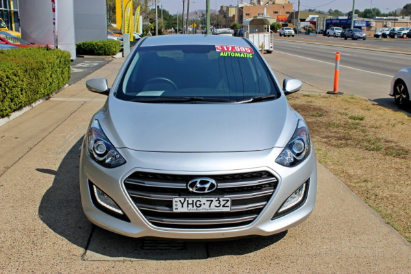 2015 MY16 Hyundai i30 GD3 Series II SR Hatchback Image 3