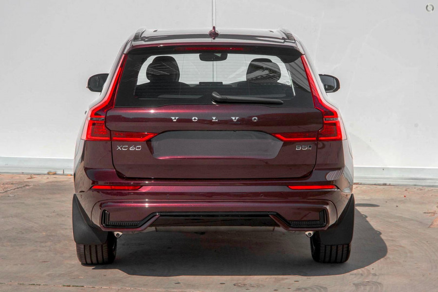 2026 Volvo XC60 UZ Ultra B5 Dark SUV Image 3
