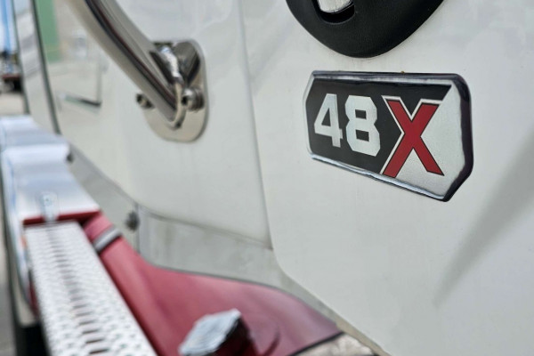 2024 Western Star 48x Cab Chassis Image 12