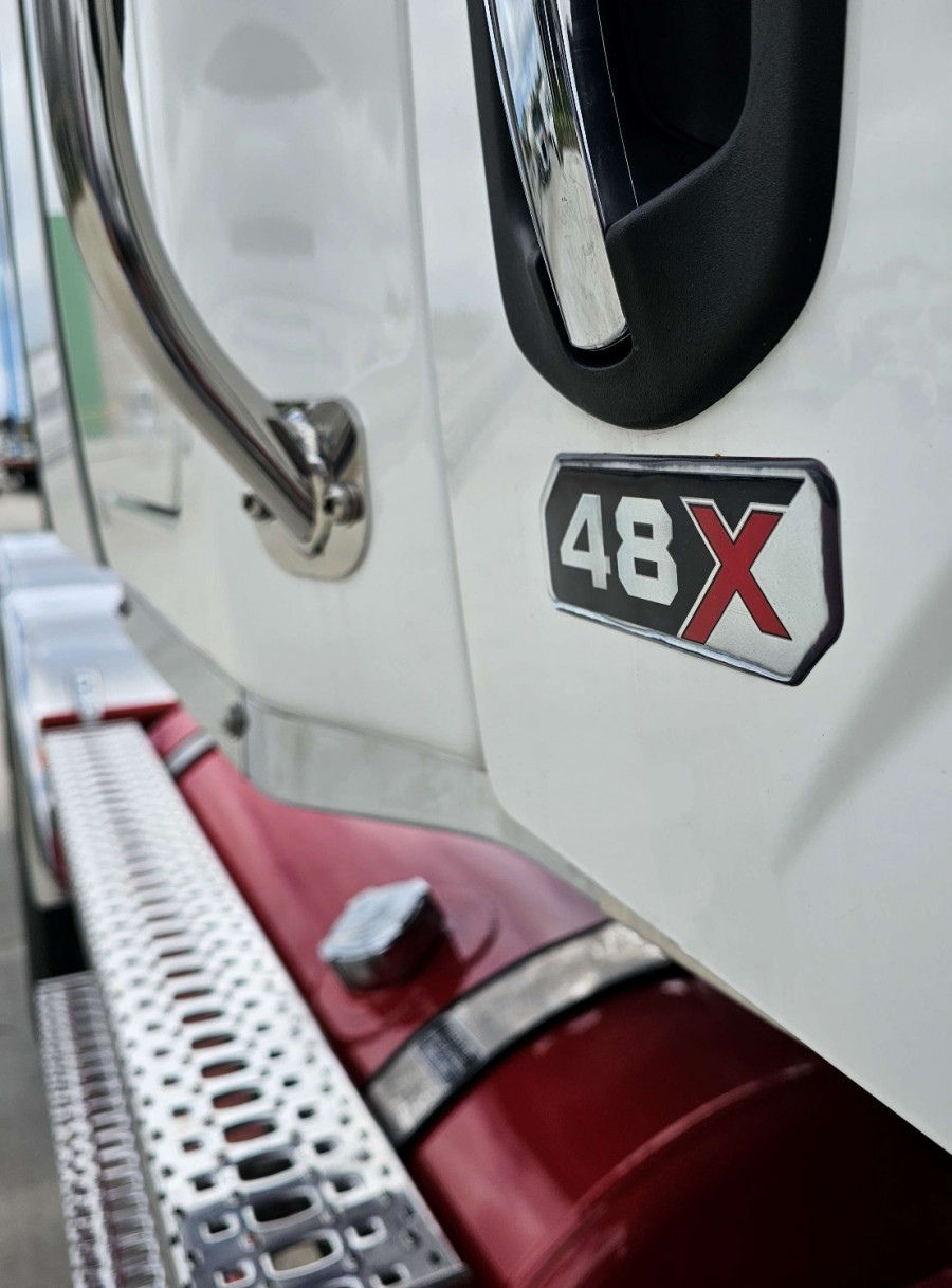2024 Western Star 48x Cab Chassis Image 12