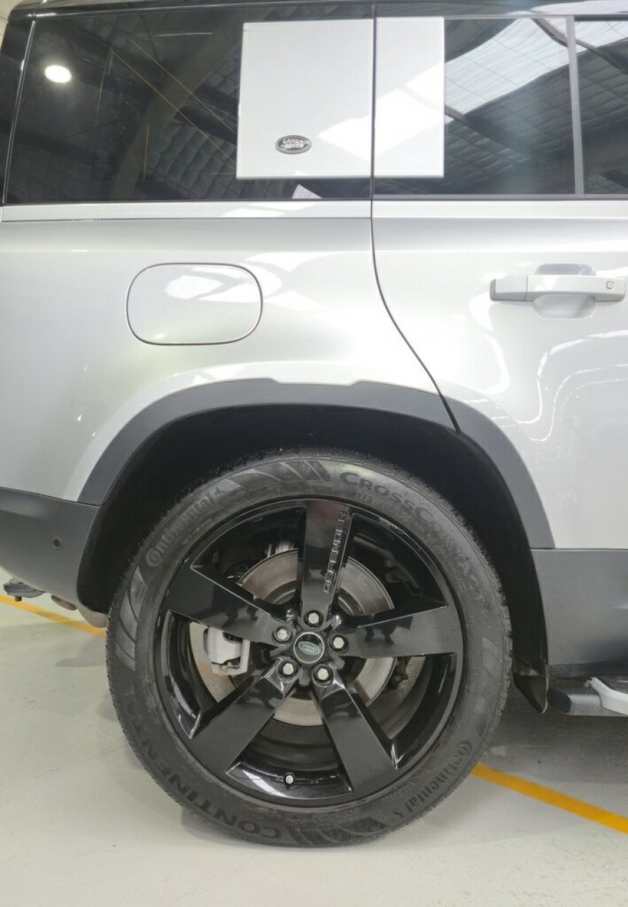 2020 Land Rover Defender L663 HSE SUV Image 9