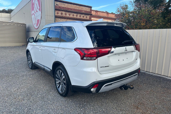 2021 Mitsubishi Outlander ZL LS SUV Image 5