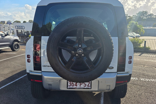 2020 MY21 Land Rover Defender L663 110 D300 SE SUV Image 8