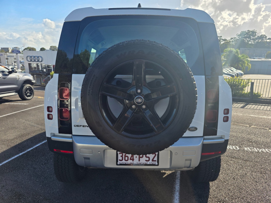 2020 MY21 Land Rover Defender L663 110 D300 SE SUV Image 8