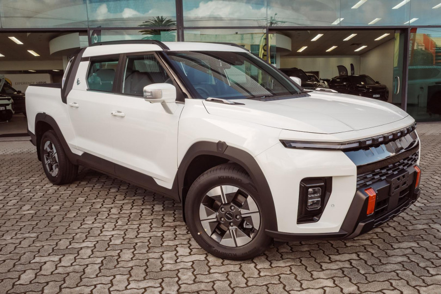 2026 KGM Musso O100 EV 2WD Ute Image 1