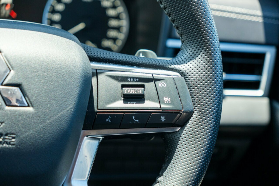 2023 Mitsubishi Outlander ZM LS SUV Image 12