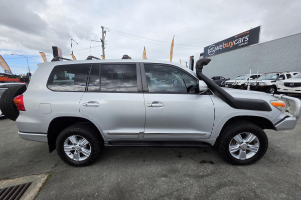 2012 MY10 Toyota LandCruiser VDJ200R Sahara SUV Image 6