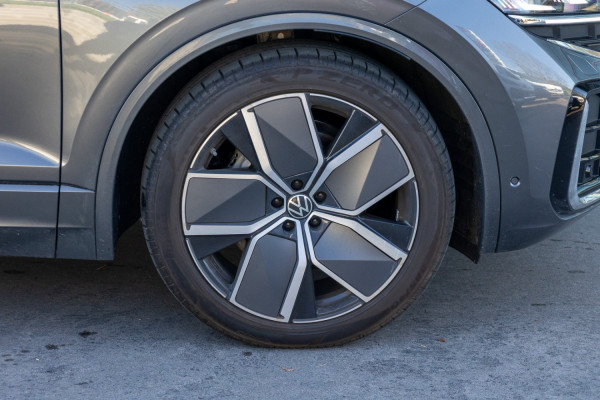 2025 MY26 Volkswagen Touareg RC 210TDI R-Line SUV Image 1