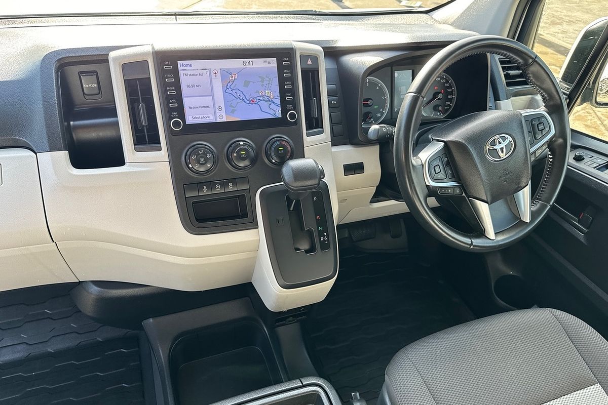 2022 Toyota HiAce GDH300R  Van Image 6