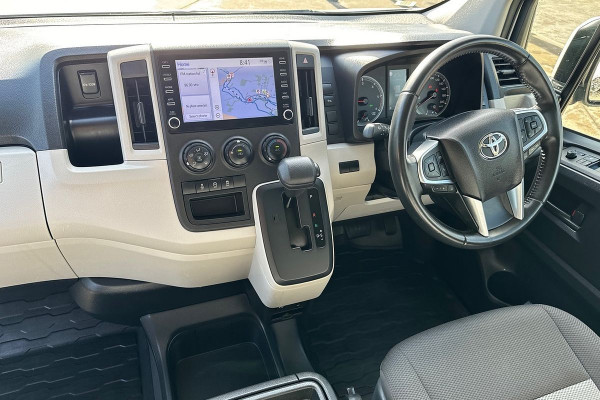 2022 Toyota HiAce GDH300R  Van Image 6