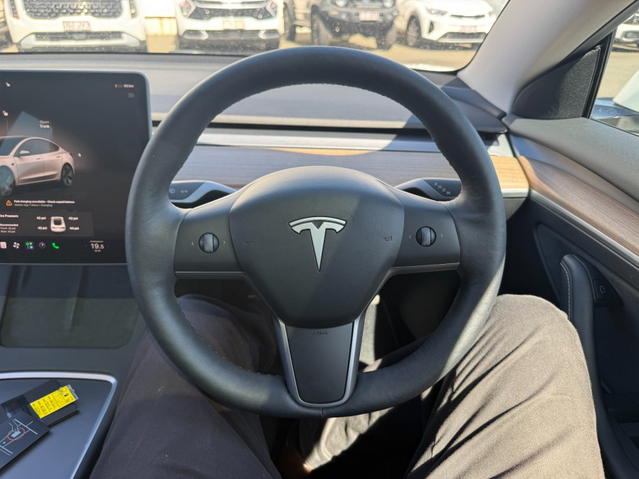 2022 Tesla Model 3  Rear-Wheel Drive Sedan Image 15