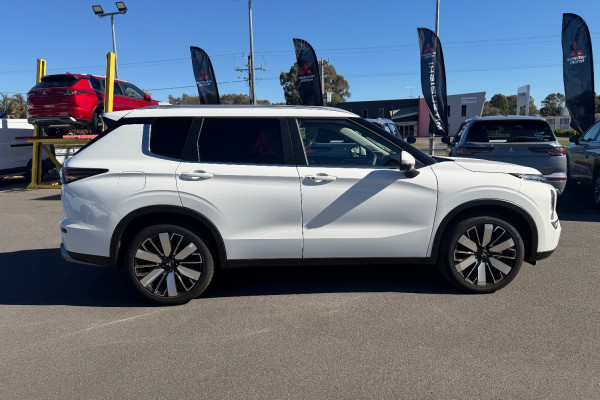 2025 Mitsubishi Outlander ZM Aspire SUV Image 8