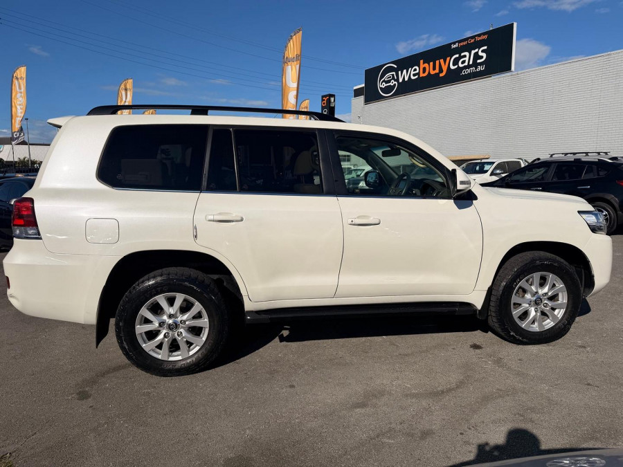 2016 Toyota LandCruiser VDJ200R VX SUV Image 5