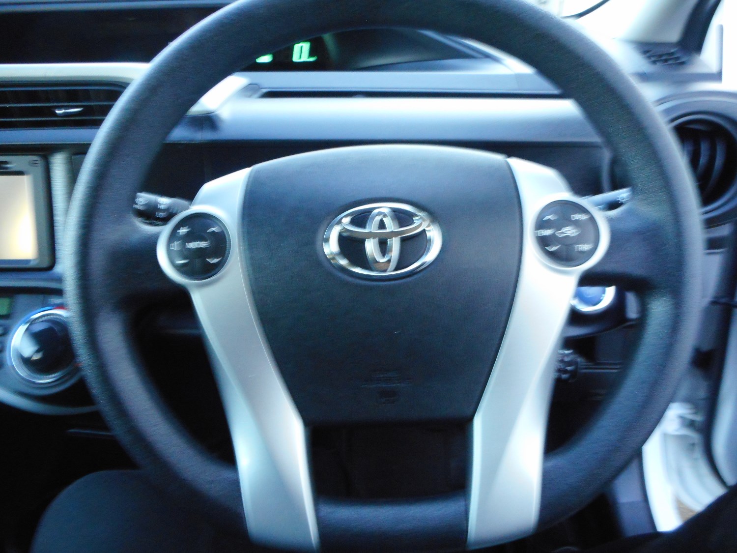 2013 MY12 Toyota Prius Image 17