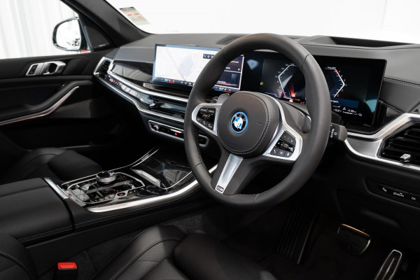 2025 BMW X5 G05 LCI xDrive50e M Sport SUV image 7
