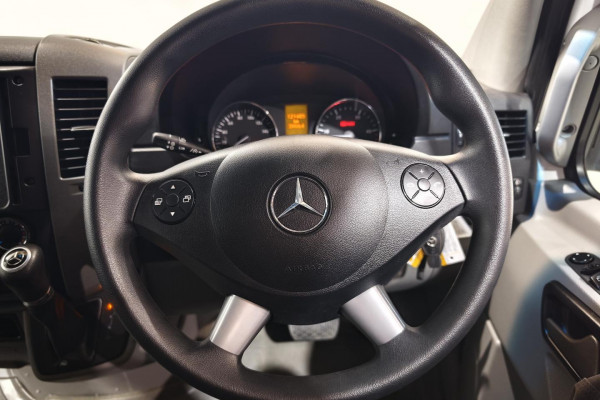 2016 Mercedes-Benz Sprinter NCV3 319CDI Bus Image 9