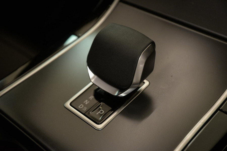 2024 MY25.5 Land Rover Range Rover Velar L560 P250 Dynamic SE SUV