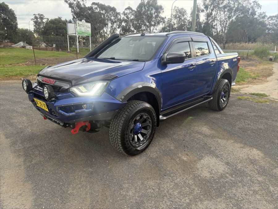 2020 MY21 Isuzu D-MAX RG X-TERRAIN Ute Image 2