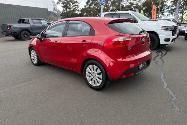 2014 Kia Rio IHS6D2A1FGG829 Si Hatch Image 3