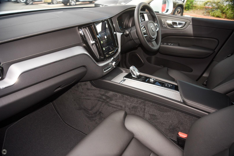 2023 Volvo XC60  Ultimate B5 Bright SUV Image 7
