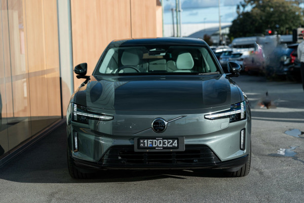 2026 Volvo ES90  Plus Single Motor Sedan Image 9