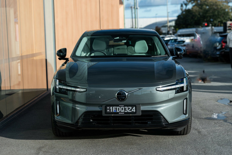 2026 Volvo ES90  Plus Single Motor Sedan Image 9